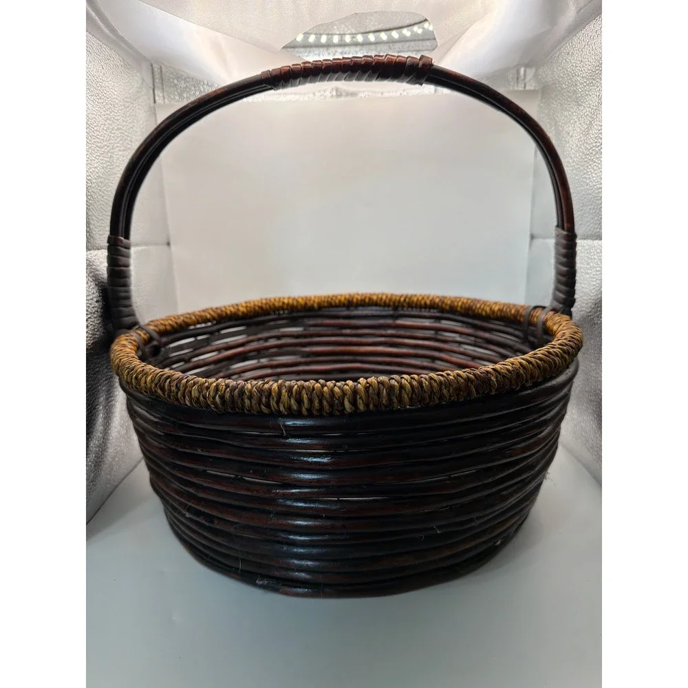 N/A handcrafted round
